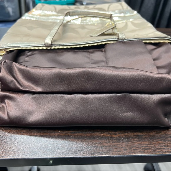 Coach Gold Jacquard Monogram zippered purse with gold sequins EUC - Picture 12 of 16